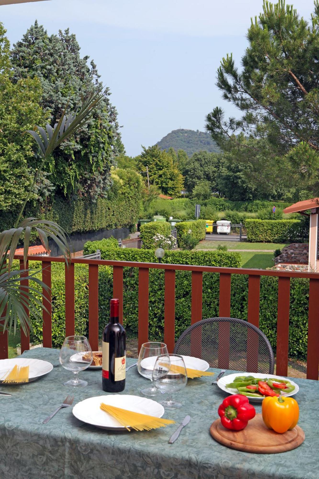 Camping Garden Tourist Manerba del Garda Bilik gambar