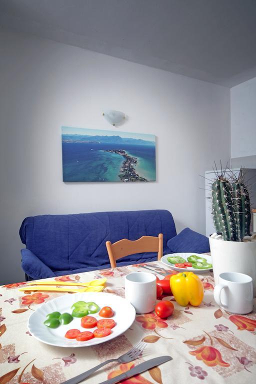 Camping Garden Tourist Manerba del Garda Bilik gambar